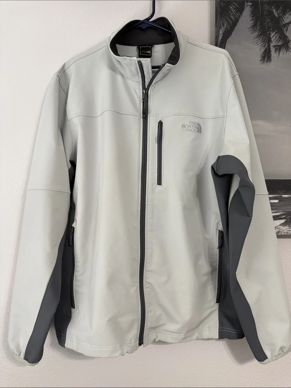 The North Face Men’s XL Gray Two-Tone Softshell Jacket Full Zip